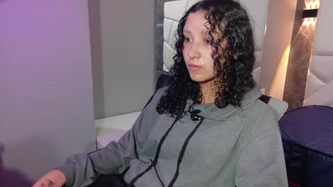 Moon  online show from November 22, 2025, 11:09 am