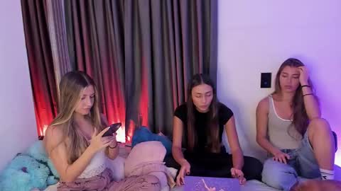 Peyton   online show from December 4, 2025, 1:48 am