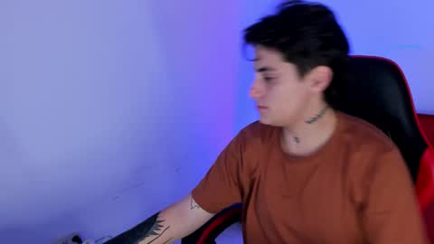 Snapshot of peytonbox chatting on December 4, 2025, 11:19 am peytonbox online show from December 4, 2025, 11:19 am