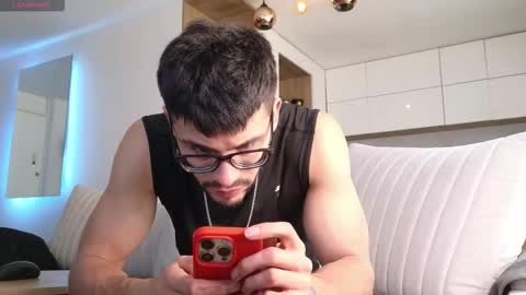 phantom_bigger1 online show from November 24, 2025, 1:22 pm