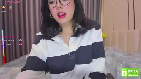 Snapshot of phantom_wave chatting on February 19, 2025, 4:12 am Sezim online show from February 19, 2025, 4:12 am