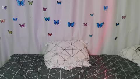 Snapshot of phantommira chatting on February 24, 2025, 12:09 am phantommira online show from February 24, 2025, 12:09 am