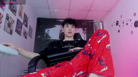 PHILLIP online show from April 8, 2026, 9:37 pm