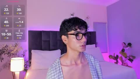 Phillip online show from November 21, 2025, 10:30 pm