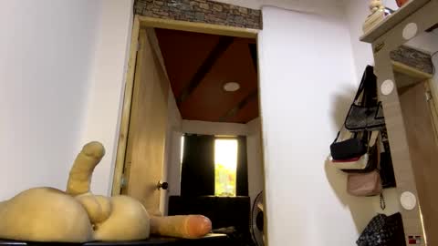 Snapshot of phillip_brownn chatting on September 19, 2025, 12:06 pm PHILLIP online show from September 19, 2025, 12:06 pm