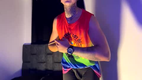 Snapshot of phillip_brownn chatting on November 6, 2025, 11:33 am PHILLIP online show from November 6, 2025, 11:33 am