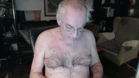 Snapshot of philoumis2 chatting on December 22, 2024, 9:53 pm Philippe online show from December 22, 2024, 9:53 pm