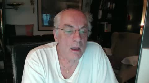 Snapshot of philoumis2 chatting on December 27, 2024, 4:32 pm Philippe online show from December 27, 2024, 4:32 pm