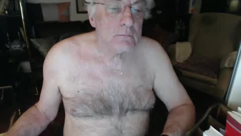 Snapshot of philoumis2 chatting on January 7, 2025, 12:03 am Philippe online show from January 7, 2025, 12:03 am