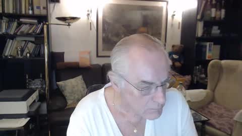 Snapshot of philoumis2 chatting on February 2, 2025, 11:21 pm Philippe online show from February 2, 2025, 11:21 pm