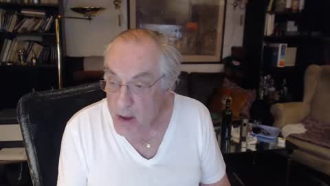 Snapshot of philoumis2 chatting on February 13, 2025, 11:15 pm Philippe online show from February 13, 2025, 11:15 pm