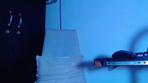 AdnierGnz online show from April 10, 2026, 6:07 am