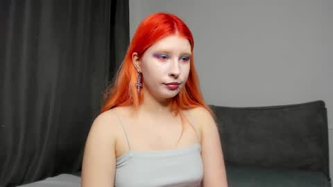 Snapshot of phoenixvale chatting on December 14, 2025, 2:11 pm Phoenixvale Pls follow me online show from December 14, 2025, 2:11 pm