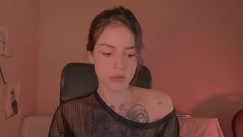 phoenixx_x online show from May 2, 2026, 8:03 pm
