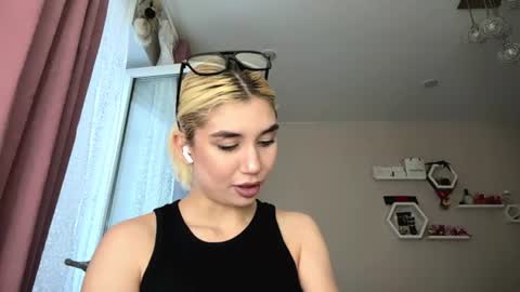 Laura online show from July 12, 2026, 4:53 pm