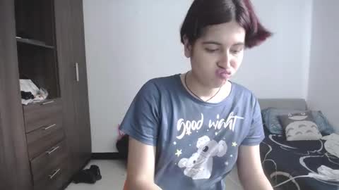 Snapshot of pia_alonzo30 chatting on May 1, 2026, 6:23 pm izzy online show from May 1, 2026, 6:23 pm