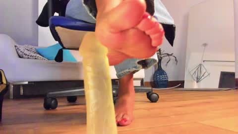 Snapshot of pia_mo chatting on December 21, 2024, 1:04 am Special Couple Show - WELCOME TO XMAS 5 and 6 December - 2 at 8 pm COL hour online show from December 21, 2024, 1:04 am