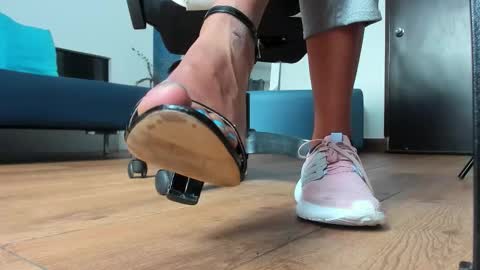 Snapshot of pia_mo chatting on September 9, 2025, 7:35 pm Special Couple Show - WELCOME TO XMAS 5 and 6 December - 2 at 8 pm COL hour online show from September 9, 2025, 7:35 pm