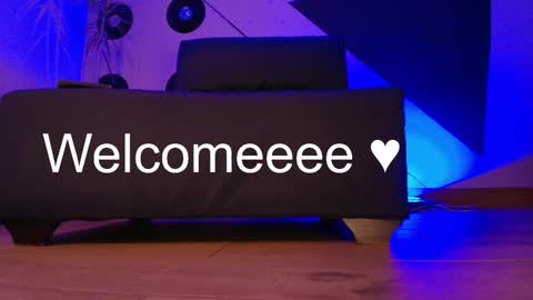 Snapshot of pia_mo chatting on October 19, 2025, 2:23 am Special Couple Show - WELCOME TO XMAS 5 and 6 December - 2 at 8 pm COL hour online show from October 19, 2025, 2:23 am