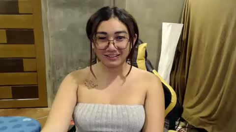 Pia online show from October 21, 2025, 8:09 pm