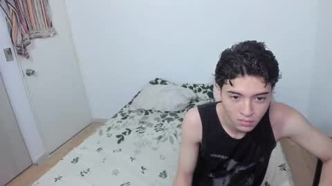 picaszomilos350 online show from February 17, 2026, 11:50 am