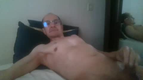 Snapshot of pichoun71 chatting on December 29, 2024, 8:11 am pichoun71 online show from December 29, 2024, 8:11 am