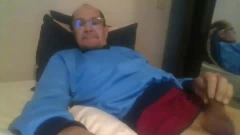 Snapshot of pichoun71 chatting on January 12, 2025, 7:43 am pichoun71 online show from January 12, 2025, 7:43 am