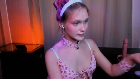 Adeline online show from June 11, 2026, 4:32 am