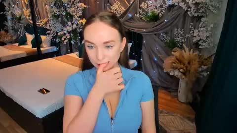 Emelie online show from February 23, 2025, 1:10 pm