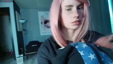 Piera online show from June 19, 2026, 3:33 am
