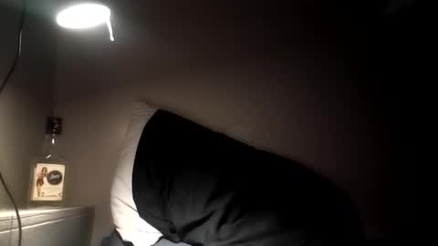 piercedlightskin online show from May 12, 2026, 7:38 am