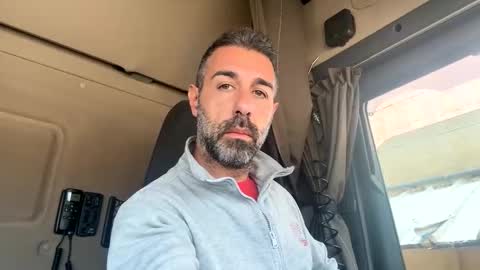 pierotu online show from November 17, 2025, 10:32 am