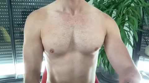 pierre81000 online show from November 5, 2025, 11:32 am