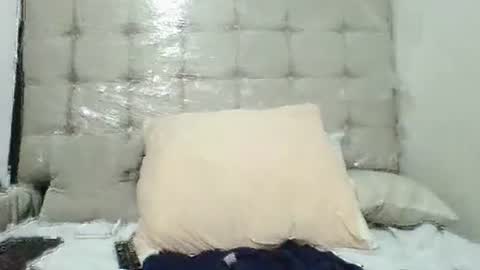 pieslatinos online show from December 30, 2024, 3:14 am