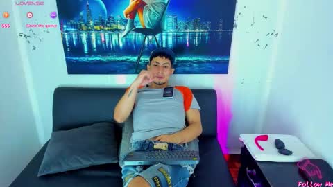 Snapshot of piggy_eddy chatting on November 18, 2025, 2:54 pm Eddy Brock... Its a pleasure to talk to... online show from November 18, 2025, 2:54 pm