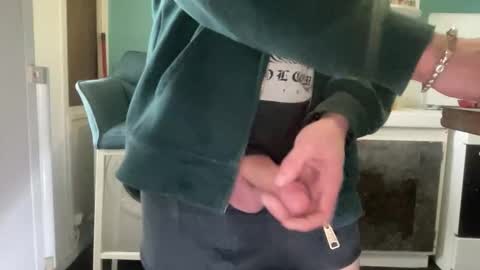 Pikafounes online show from February 18, 2026, 2:24 pm