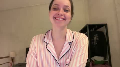 Snapshot of pileacadieri__ chatting on March 12, 2025, 11:42 am Trisha online show from March 12, 2025, 11:42 am