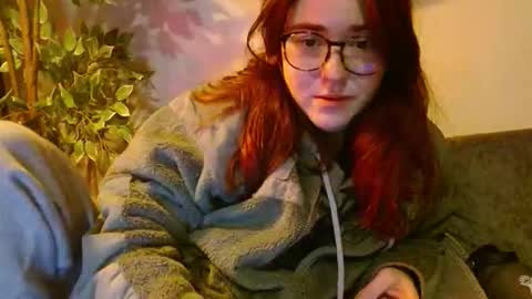 PilloGoddess online show from November 7, 2025, 8:36 am