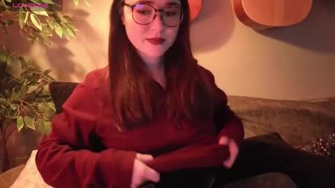 Snapshot of pillogoddess chatting on March 13, 2026, 10:33 am PilloGoddess online show from March 13, 2026, 10:33 am