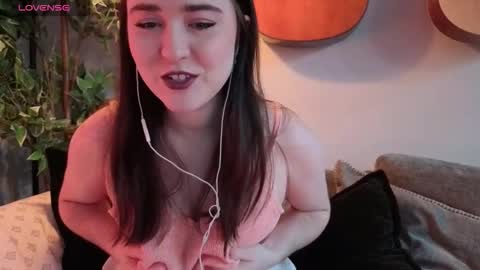 Snapshot of pillogoddess chatting on March 18, 2026, 6:16 am PilloGoddess online show from March 18, 2026, 6:16 am