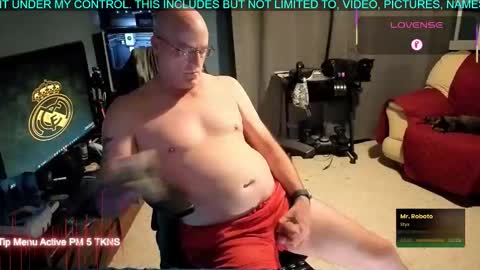 Snapshot of pilot_dave_69 chatting on September 27, 2025, 5:12 am Dave online show from September 27, 2025, 5:12 am