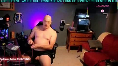 Snapshot of pilot_dave_69 chatting on October 5, 2025, 6:23 am Dave online show from October 5, 2025, 6:23 am