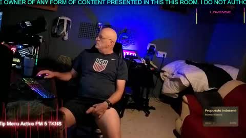 Snapshot of pilot_dave_69 chatting on October 16, 2025, 4:46 am Dave online show from October 16, 2025, 4:46 am