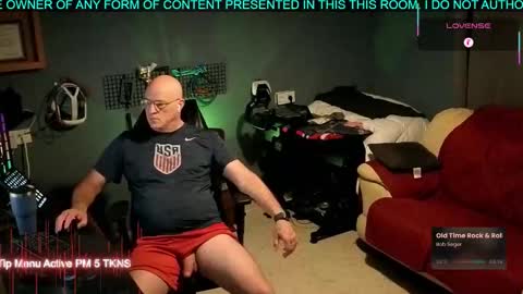 Snapshot of pilot_dave_69 chatting on October 25, 2025, 4:31 am Dave online show from October 25, 2025, 4:31 am