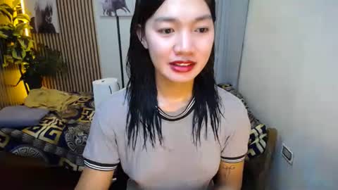 Shenna online show from September 18, 2025, 11:40 pm