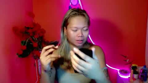 Snapshot of pinay_sweetlenatashaxx chatting on October 19, 2025, 5:35 pm call me natasha online show from October 19, 2025, 5:35 pm