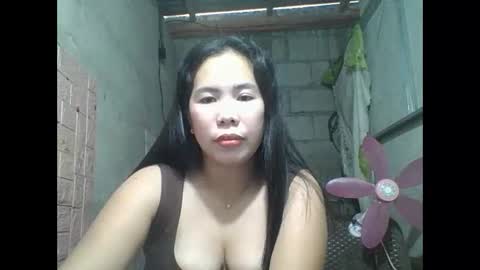 Snapshot of pinaychubbymomm chatting on February 4, 2026, 1:00 am pinaychubbymomm online show from February 4, 2026, 1:00 am