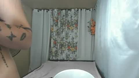 Snapshot of pinayhotty_yumie chatting on May 1, 2026, 12:32 pm yumie online show from May 1, 2026, 12:32 pm