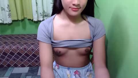 pinaymorena_rhowe online show from January 4, 2025, 11:33 am