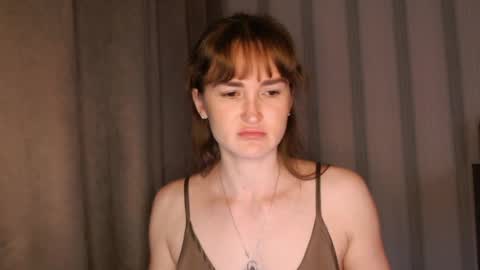 Snapshot of pineapple__mood chatting on April 22, 2026, 8:17 am online show from April 22, 2026, 8:17 am
